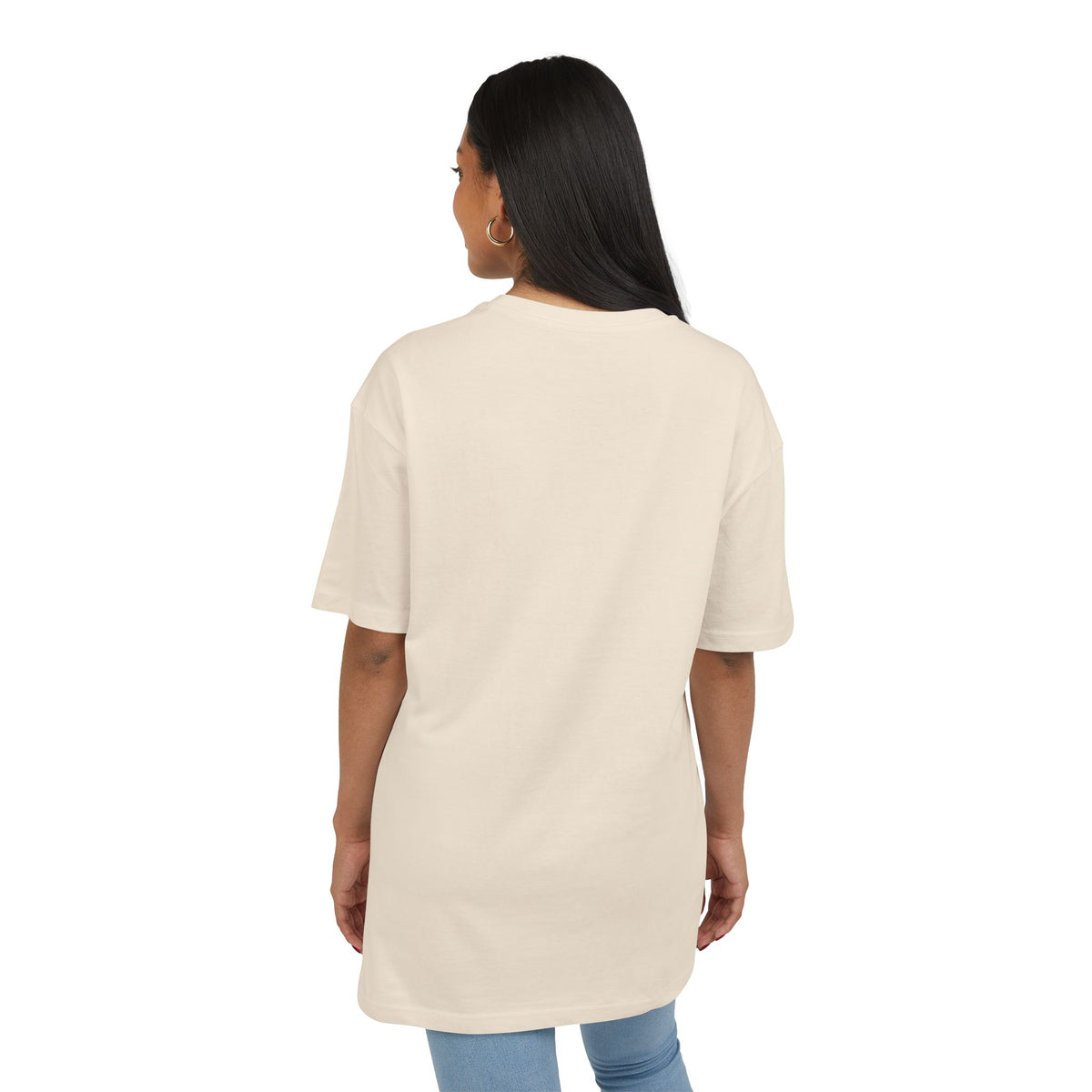 T-shirt oversize NUVELLISE Signature sabbia con scritta verde bosco sul petto e retro senza stampa
